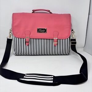 Kardui Professional Laptop Case Coral, Black and White with Gold Accents